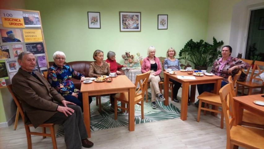 Spotkanie klubu miłośników poezji w Krosnowicach