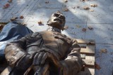 Mieszkańcy poskąpili grosza na pomnik Marszałka Piłsudskiego, który bardziej dzieli niż łączy bełchatowian. Dlaczego tak jest?