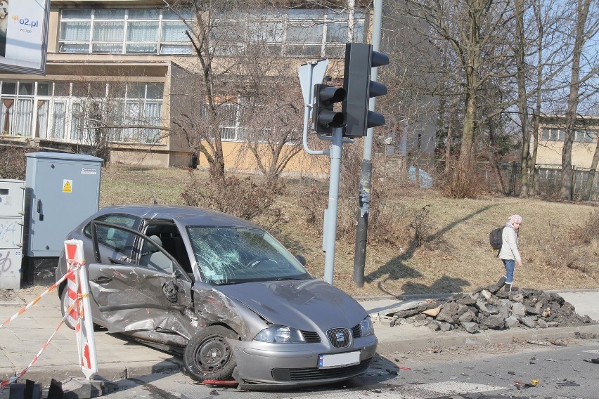 Do groźnego wypadku doszło na skrzyżowaniu Pojezierskiej i...