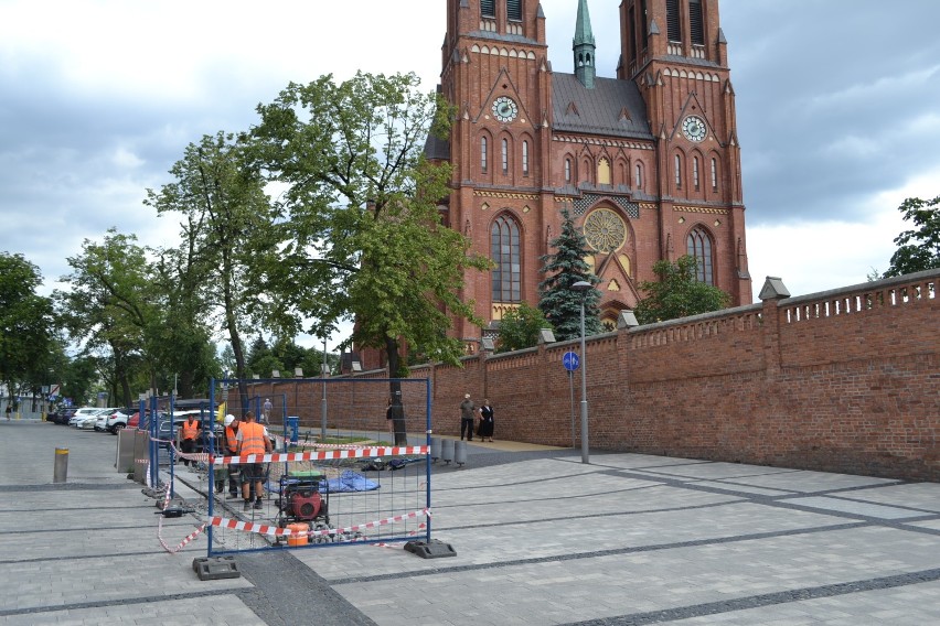 Rynsztok z deptaka w Rybniku znika. Panie nie połamią szpilek!