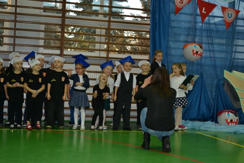 Ślubowanie uczniów w Szkole Podstawowej Sportowej w...