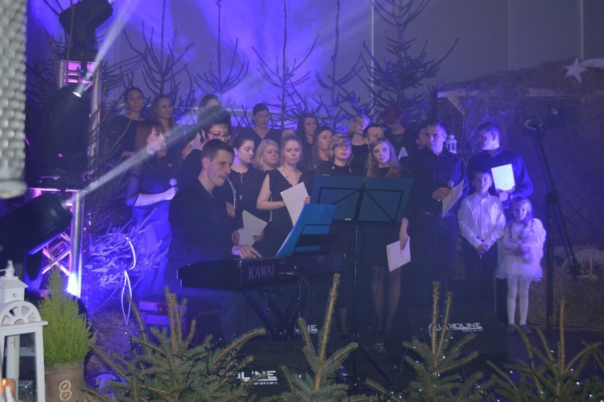 Spektakl bożonarodzeniowy i koncert chóru rodziców i dzieci...