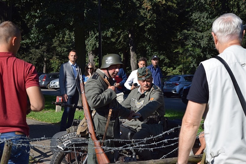 Ekipa filmowa w Puławach. Kręcą sceny do filmu wojennego