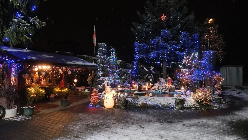 Świąteczne iluminacje domu Mariana Smołki w Przyszowicach to...
