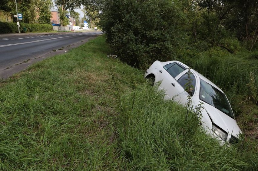 Wypadek na Przestrzennej. Kierowca dostał zawału [zdjęcia]