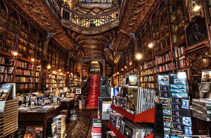 Księgarnia w Porto w Portugalii