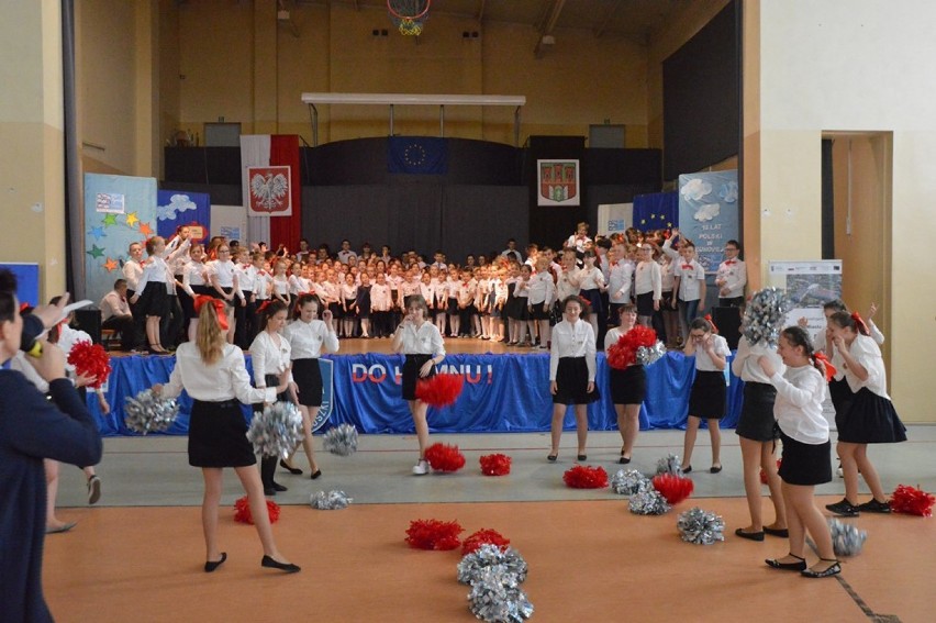 Szadek wziął udział w ogólnopolskiej akcji "Do hymnu"