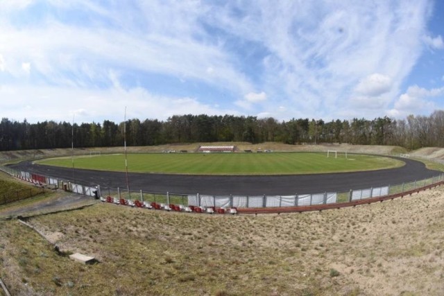 Stadion miejski w Gubinie obecnie nie spełnia wymogów, aby rozgrywane były na tym obiekcie mecze III ligi.