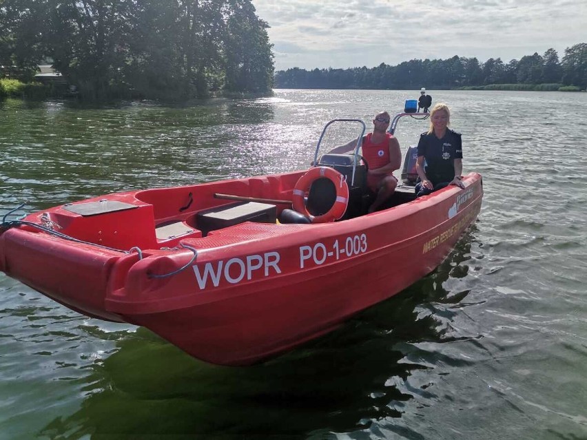Ratownicy WOPR i policjanci wspólnie patrolują jeziora w powiecie złotowskim