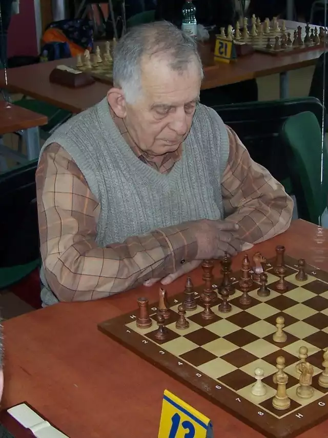 Ósme miejsce zajął Bernard Różański, najstarszy zawodnik turnieju i nestor szachów w Żninie.