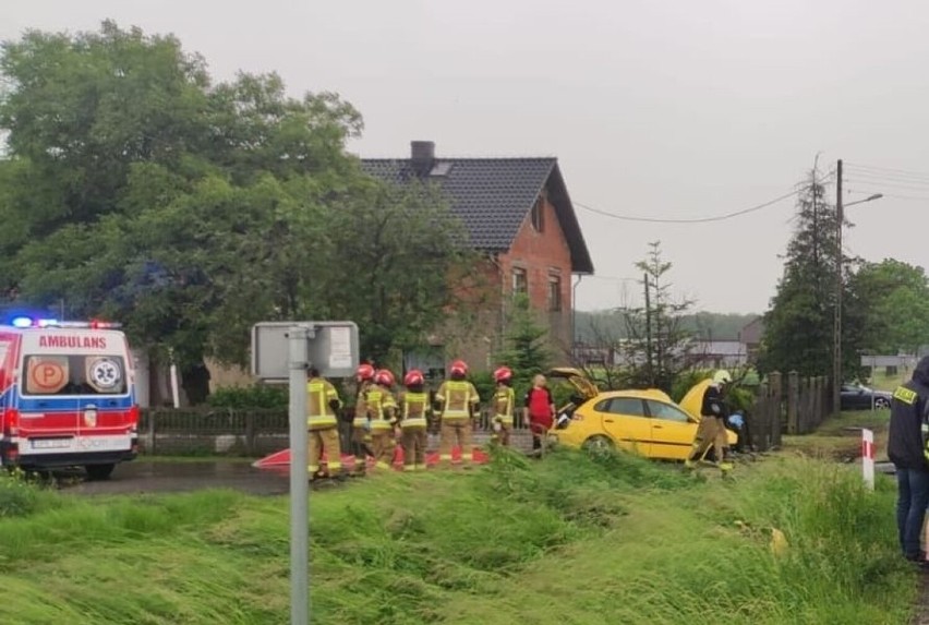 Śmiertelny wypadek na DK40 w Pokrzywnicy.