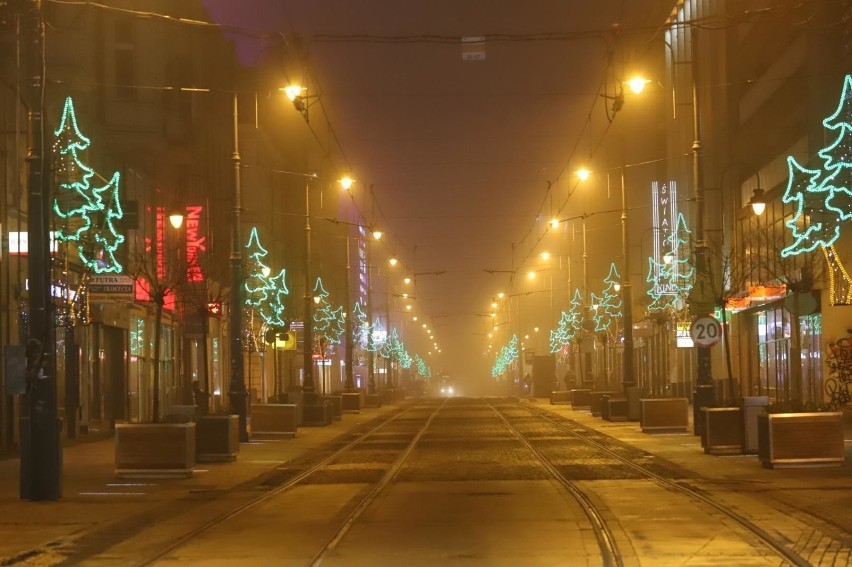 Sylwester 2021 w Katowicach: na ulicach jest naprawdę pusto....
