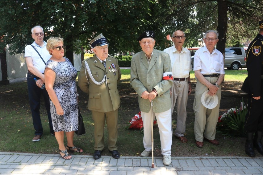 Mieszkańcy powiatu tczewskiego uczcili 74. rocznicę wybuchu Powstania Warszawskiego [ZOBACZ ZDJĘCIA]