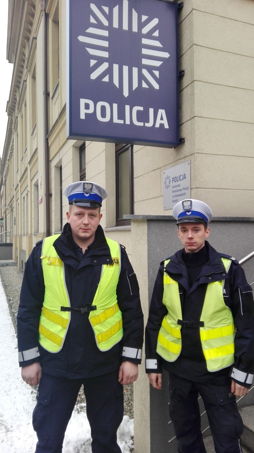 St. sierż. Krzysztof Piecuch (z lewej) i st. sierż Mateusz...