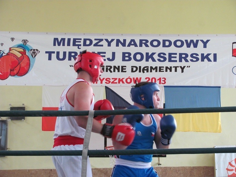Konrad Cesarz (LKS Myszków) kontra Stefan Dragun (Boxing...