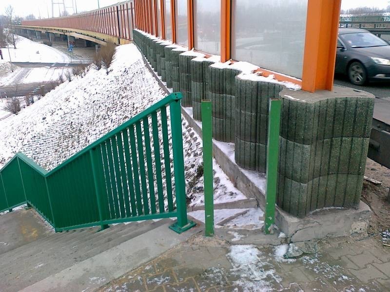 Ostanie aluminiowe barierki skradziono z Trasy Siekierkowskiej