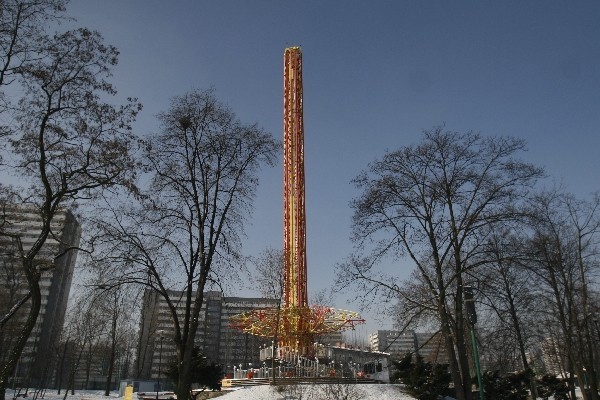 Silesia Tower w Wesołym Miasteczku na złom. WPKiW chce sprzedać wieżę swobodnego spadania