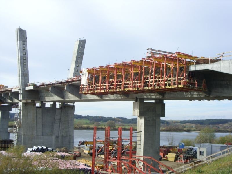 Kwidzyn: Fotorelacja z budowy mostu autorstwa Internauty