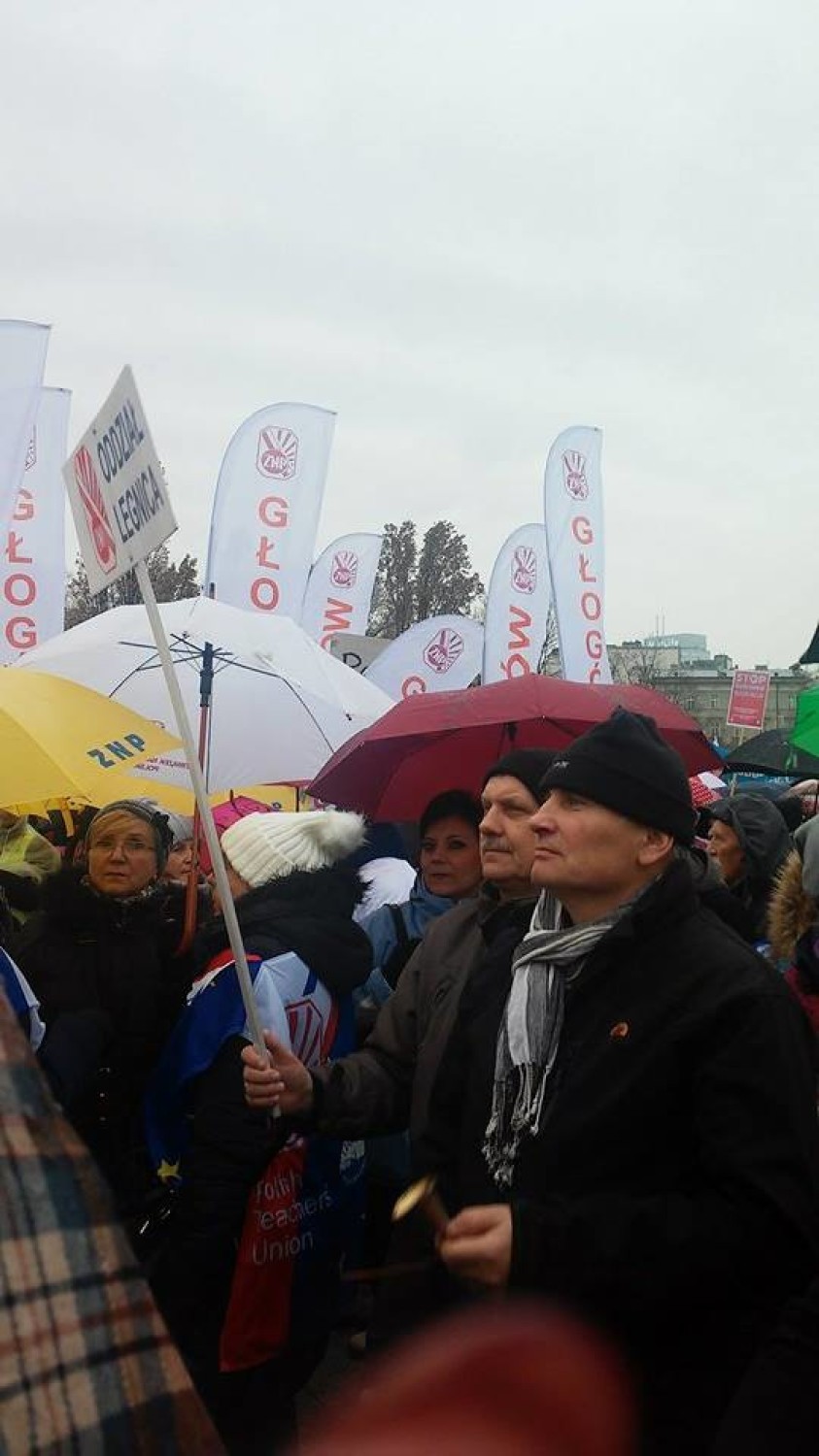 Legniczanie protestują w Warszawie [ZDJĘCIA]
