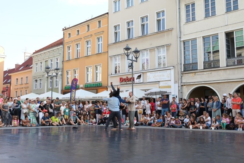 Ulicznicy w Gliwicach - teatr HURyCAN na Rynku