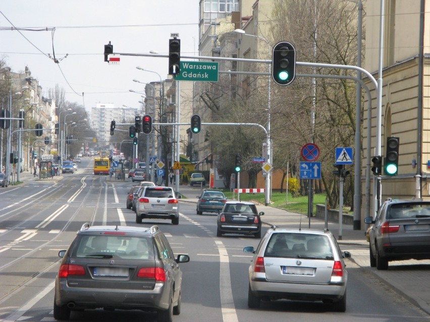 Ulica Narutowicza zyskała w sumie siedem skrzyżowań z sygnalizacją świetlną