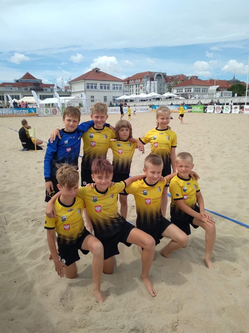 Santana Wielki Klincz zajęła pierwsze miejsce w turnieju rocznika 2012 Beach Soccer turniej na plaży w Sopocie ZDJĘCIA