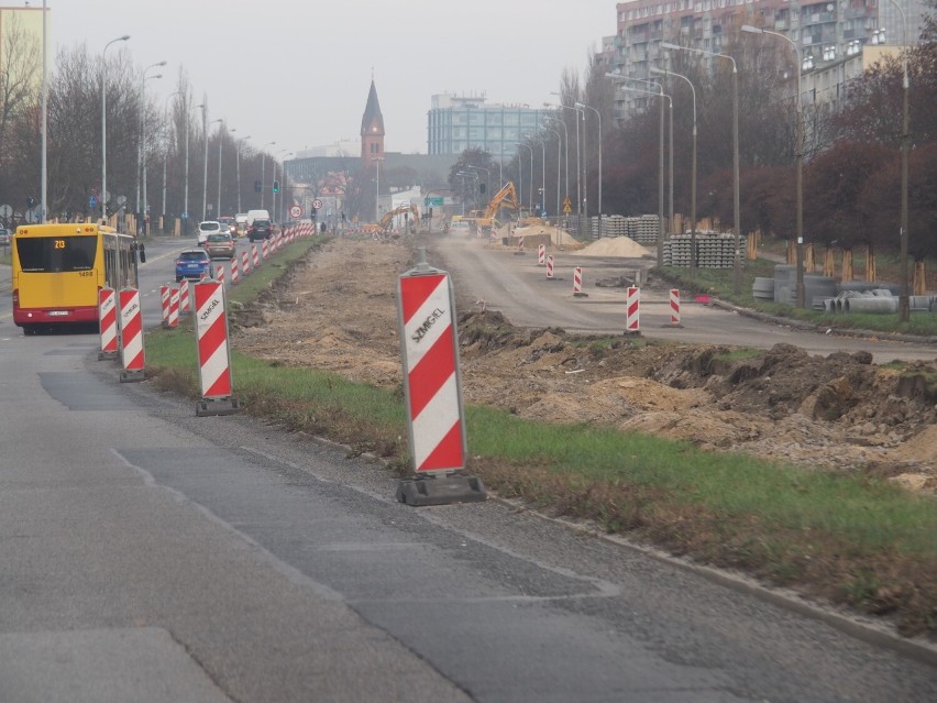 Trwa remont al. Śmigłego-Rydza. Kierowcy stoją w korkach. Kiedy koniec prac?