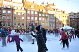 Ulubione lodowisko warszawiaków znowu otwarte! Świetna rozrywka dla całych rodzin [ZA DARMO]