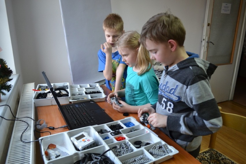 Zajęcia pokazowe z tworzenia robotów z klocków Lego w Kartuzach