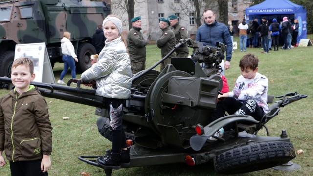 Zwiedzaniu Cytadeli w Grudziądzu  zawsze towarzyszy wystawa sprzętu wojskowego