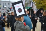 Czarny protest w Puławach. Na placu Chopina kontrmanifestacja obrońców życia