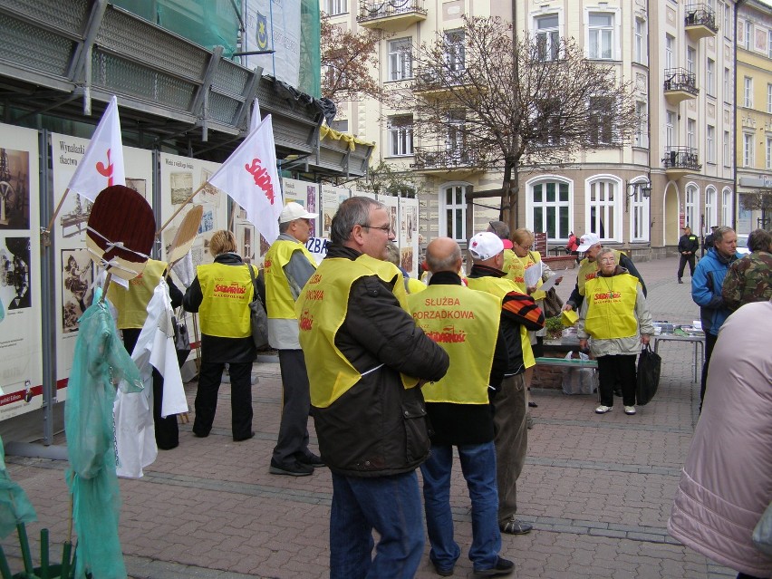 Tarnów: komercjalizacja służby zdrowia wygwizdana i odroczona [ZDJĘCIA]