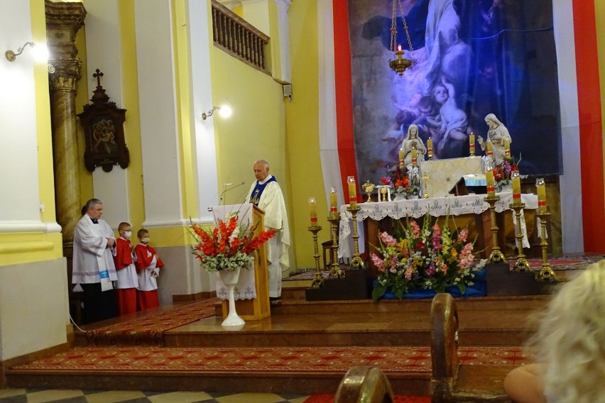 WSCHOWA. Msza św.odpustowa we wschowskiej Farze, uroczystość Wniebowzięcia NMP, poświęcenie ziół i kwiatów [ZDJĘCIA]