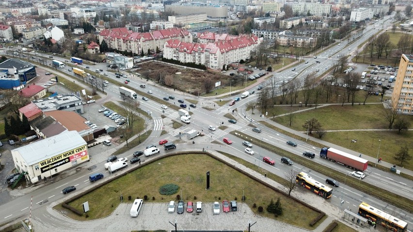 Ruszy kolejna wielka inwestycja drogowa w Kielcach - przebudowa skrzyżowania trasy 73 z ulicami Domaszowską i Tysiąclecia (WIDEO Z DRONA)