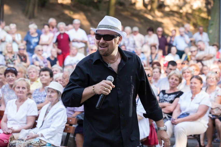 Volare Cantare! Stargardzki teatr letni pękał w szwach. Tłumy na występie Sceny Art Cafe [zdjęcia]