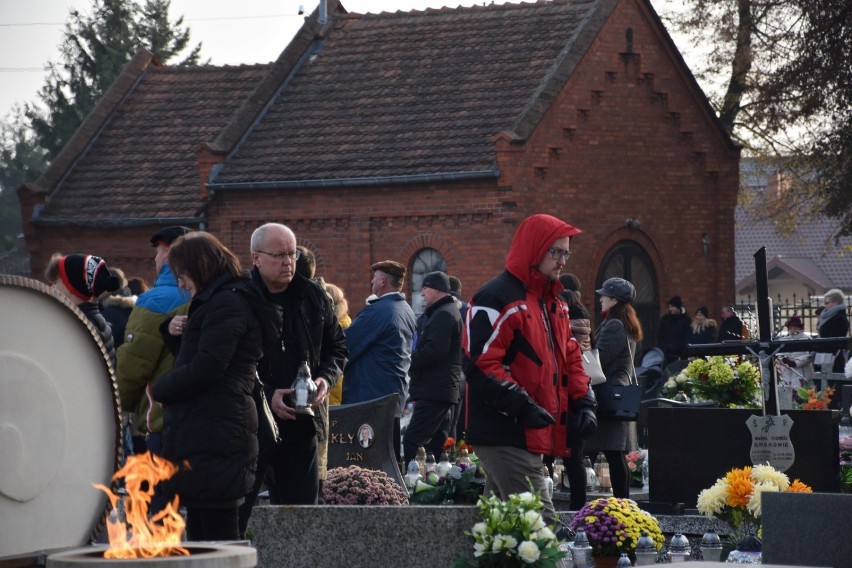 Grodzisk Wielkopolski: uroczystości Wszystkich Świętych na cmentarzu parafialnym [ZDJĘCIA]