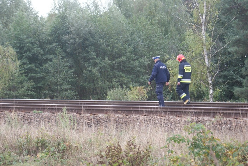 Wypadek na torach w Zdunach? Maszynista pociągu twierdzi, że widział człowieka na szynach [FOTO]