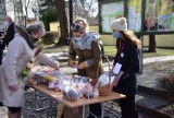 Słodka pomoc dla Hani Terleckiej przed trzema kościołami w Kielcach. Chętnych do wsparcia nie brakowało [ZDJĘCIA, WIDEO]