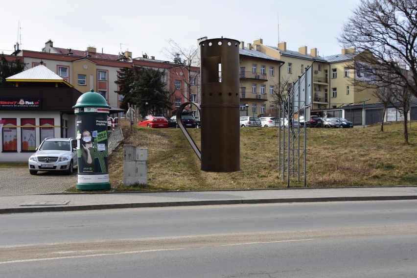 Lampa, która stoi dzisiaj przed ratuszem, w przyszłości...