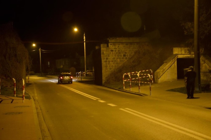 Wiadukt przy ul. Ofiar Gór Morzewskich w Chodzieży: Uszkodzony fragment został rozebrany (FOTO)