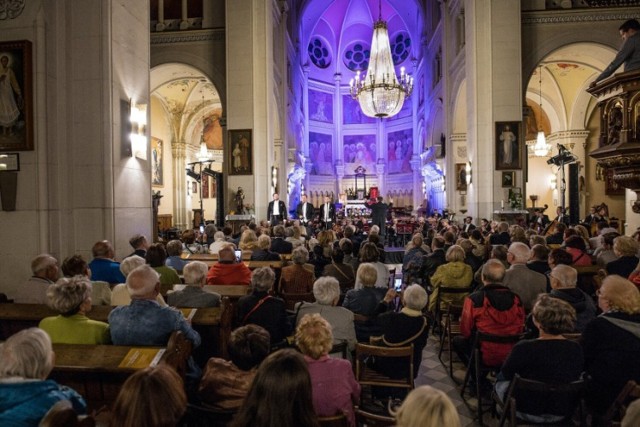 Tak wyglądał Festiwal Ave Maria w 2022 roku 

Zobacz kolejne zdjęcia/plansze. Przesuwaj zdjęcia w prawo naciśnij strzałkę lub przycisk NASTĘPNE