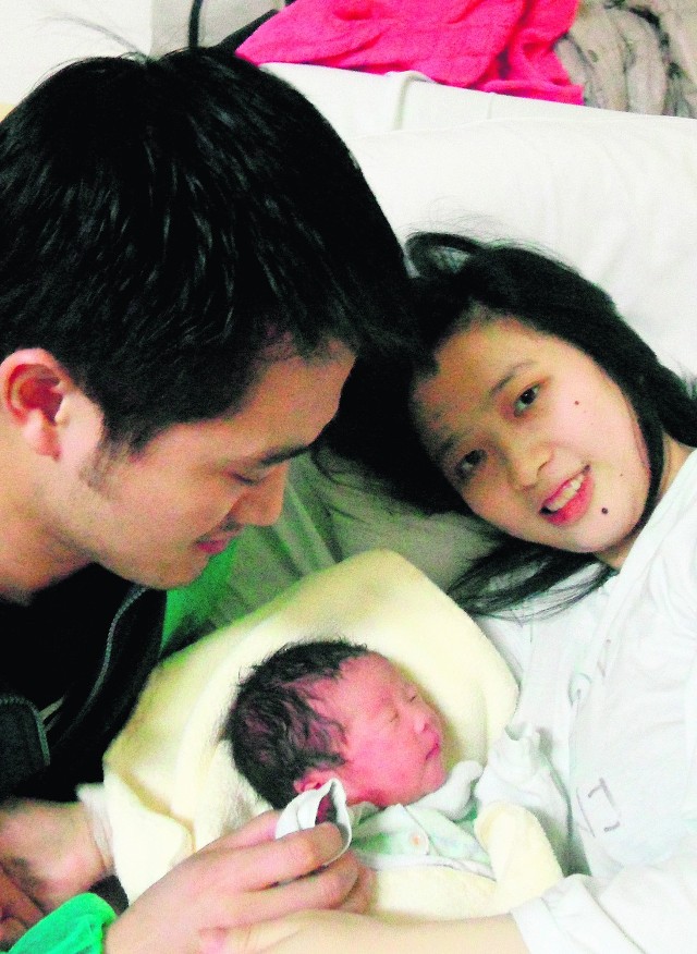 Maleńka Chinka, Tina, jest córką Quinga Chena i Laixiao Lu