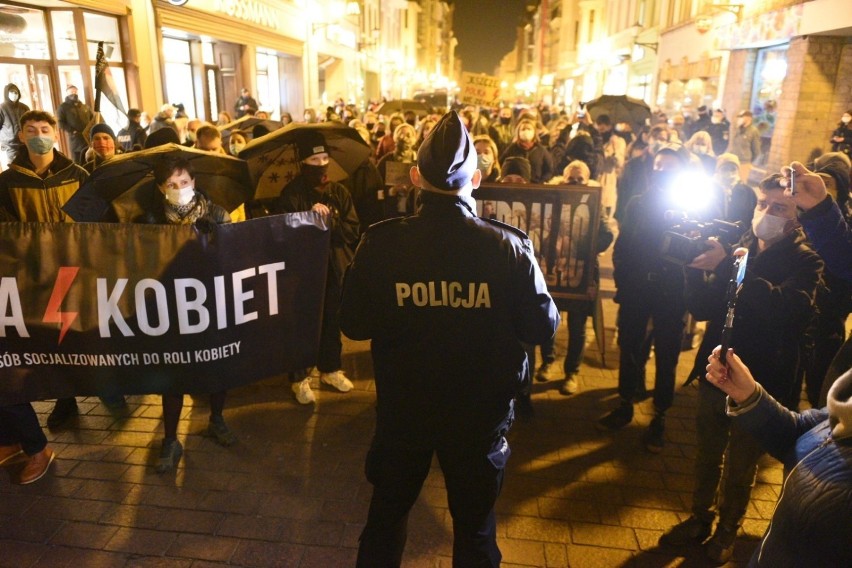 Jaki kraj, taki Sejm! - protest pod Kopernikiem ZDJĘCIA 