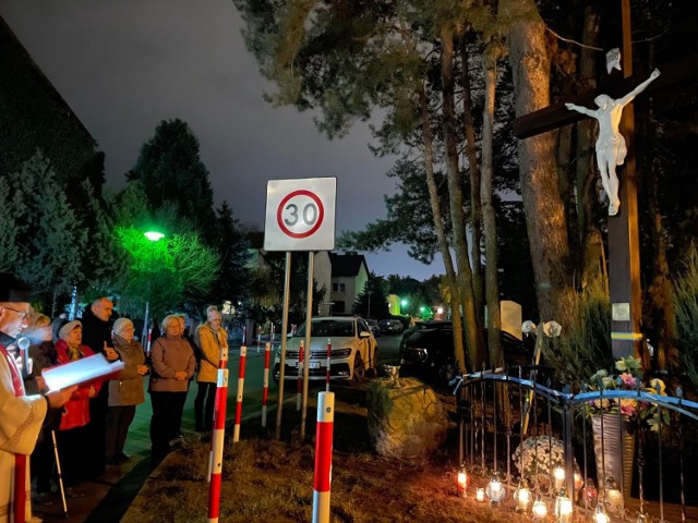 Nabożeństwo z poświęceniem krzyża sprofanowanego w Zielonej Górze