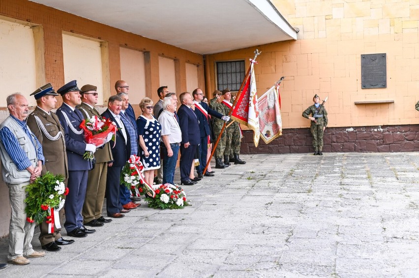 W Sandomierzu upamiętniono 83. rocznicę nalotu niemieckiego na dworzec kolejowy. To były dramatyczne chwile. Zobaczcie zdjęcia
