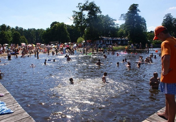 Ośrodek Lido w Antoninie w okresie letnim cieszy się dużą popularnością