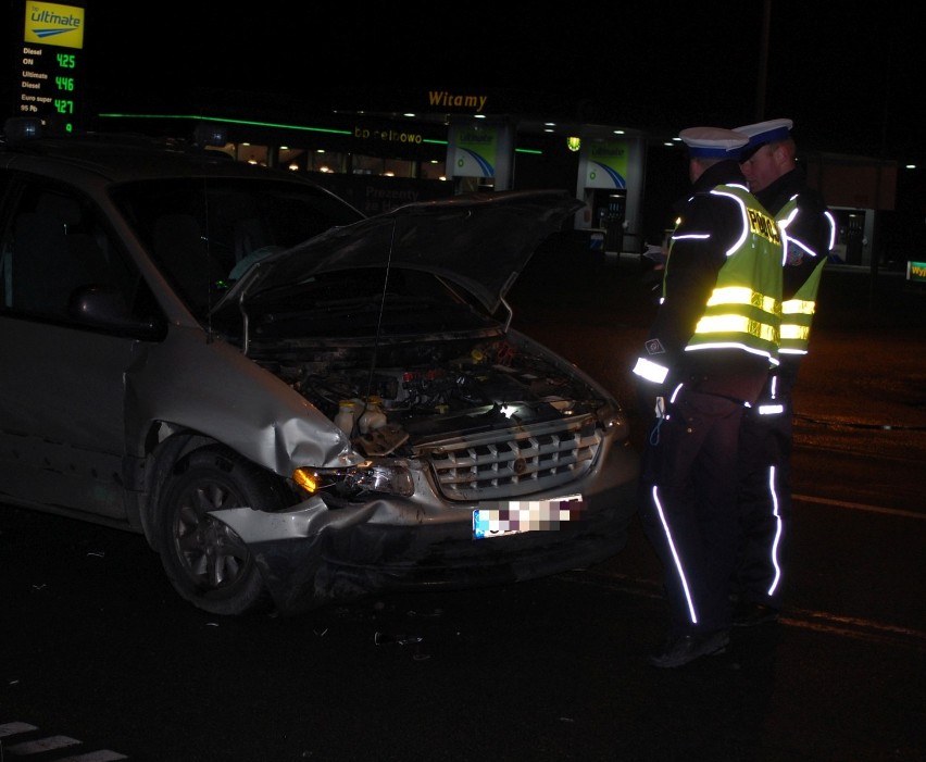 Wypadek koło BP w Celbowie 13.12.2015. Nadmorska Kronika...