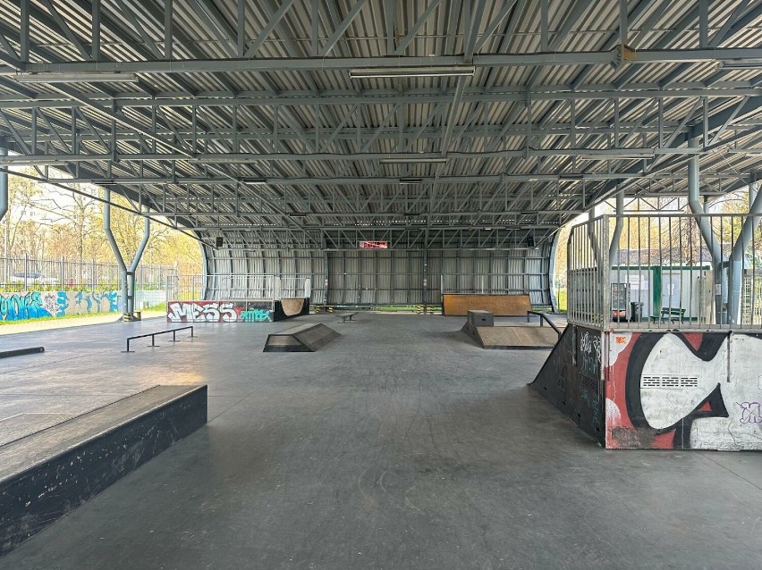 Skatepark dostępny jest dla mieszkańców od wiosny do późnej...