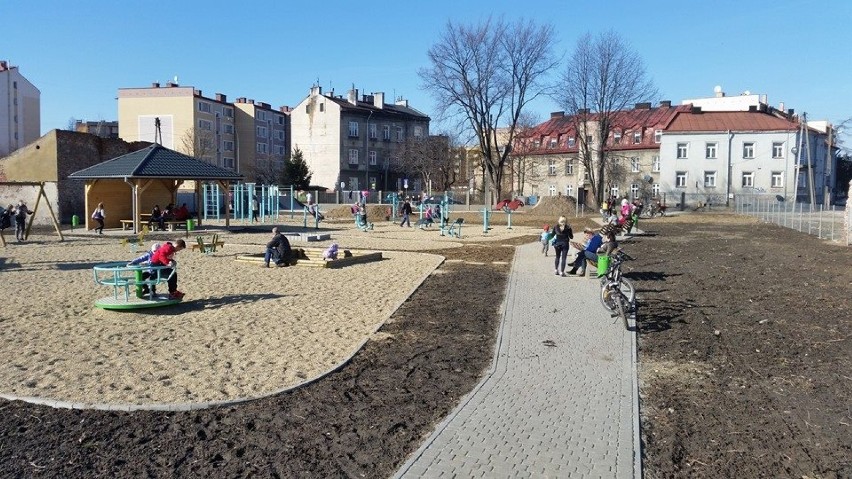 Park przy ul. Bohaterów Getta w Przemyślu.