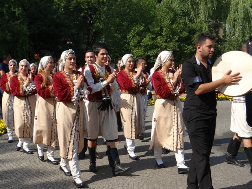 Prezentacja zespołów folklorystycznych w MDK w Radomsku[ZDJĘCIA]